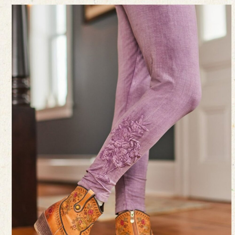 April Cornell leggings with floral embroidery. Size XS